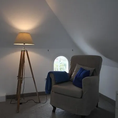 Der-junge-heinrich-im-haus-kapitaen-groot *