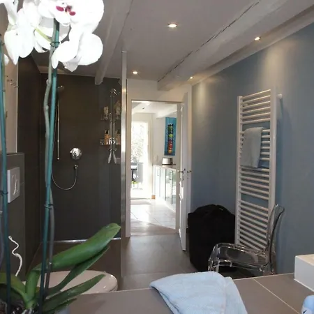 Der-junge-heinrich-im-haus-kapitaen-groot Apartment